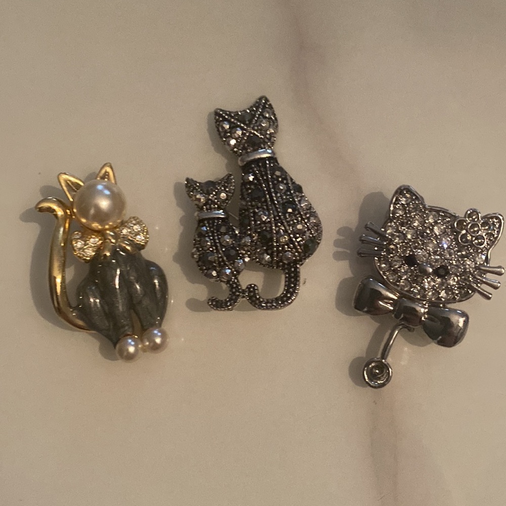 Cute cat brooches three total